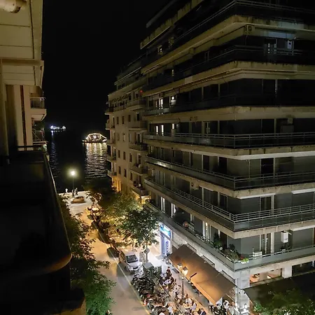Lux Downtown Sea View D3 شقة