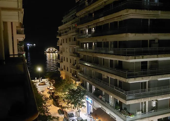 Lux Downtown Sea View D3 شقة